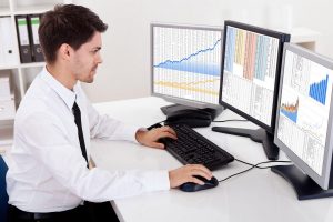 How To Hire Suitable Financial Analyst For Your Firm