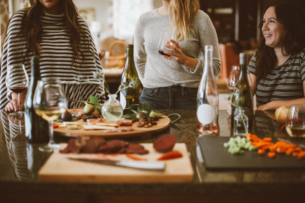 8 Super Tips For Becoming A Great Dinner Party Host
