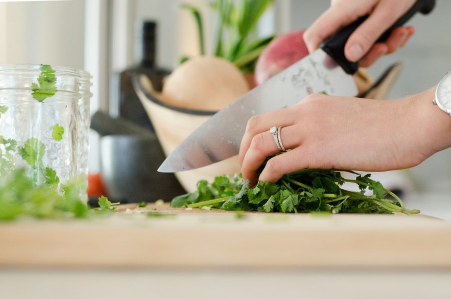4 Efficient Cooking Tips When You're On A Busy Schedule