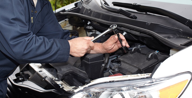 Why Choose To Hire A Professional Mechanic For Car Repairs?